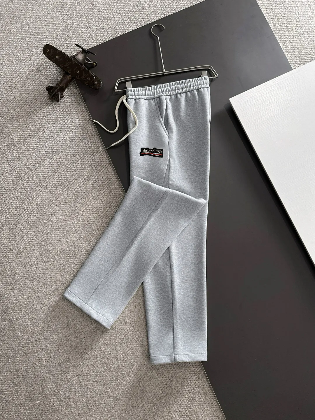 P155， （ ， ） Logo Black White ：Black Gray Light Gray Dark Gray Size 29-36